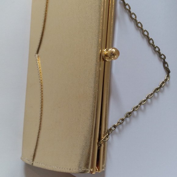 Love this Gold Lame Purse, Handbag, Evening Clutch. Nice intricate detail. - Picture 10 of 13